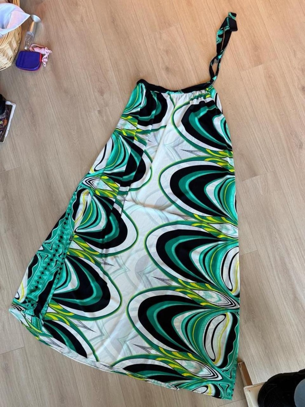 One-Shoulder Maxi Dress in Green Swirl Print - Picture 6 of 6